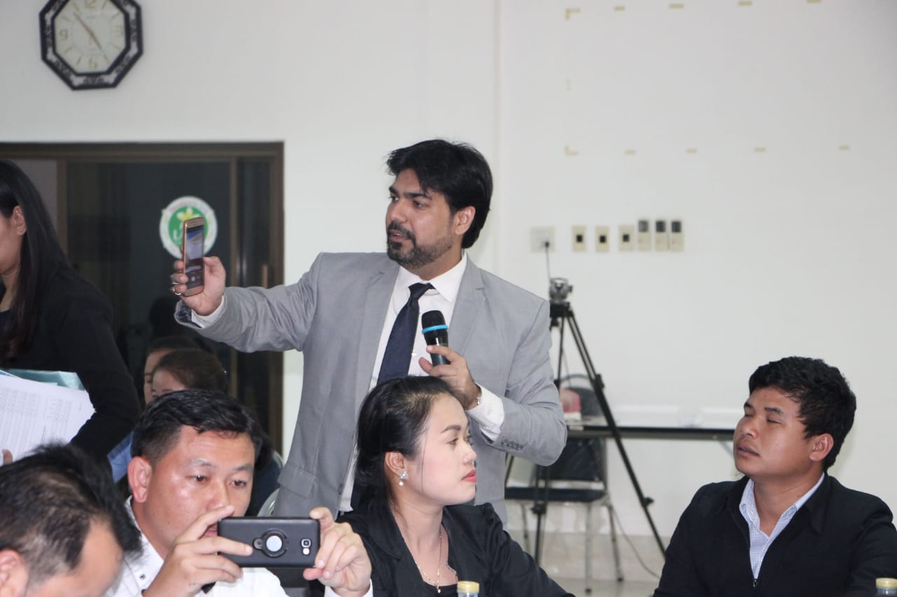 Nabeel Tirmazi conducting workshop on Mojo